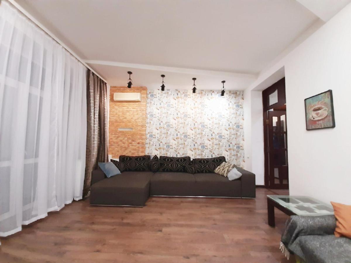 Apartments City Center Kharkov Luaran gambar